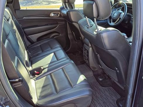 Used 2014 Jeep Grand Cherokee Overland image 17