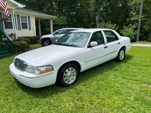 Used 2004 Mercury Grand Marquis LS RWD image 2