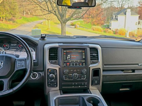 Used 2018 RAM 1500 Big Horn image 9