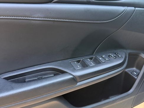 Used 2019 Honda Insight Touring image 17