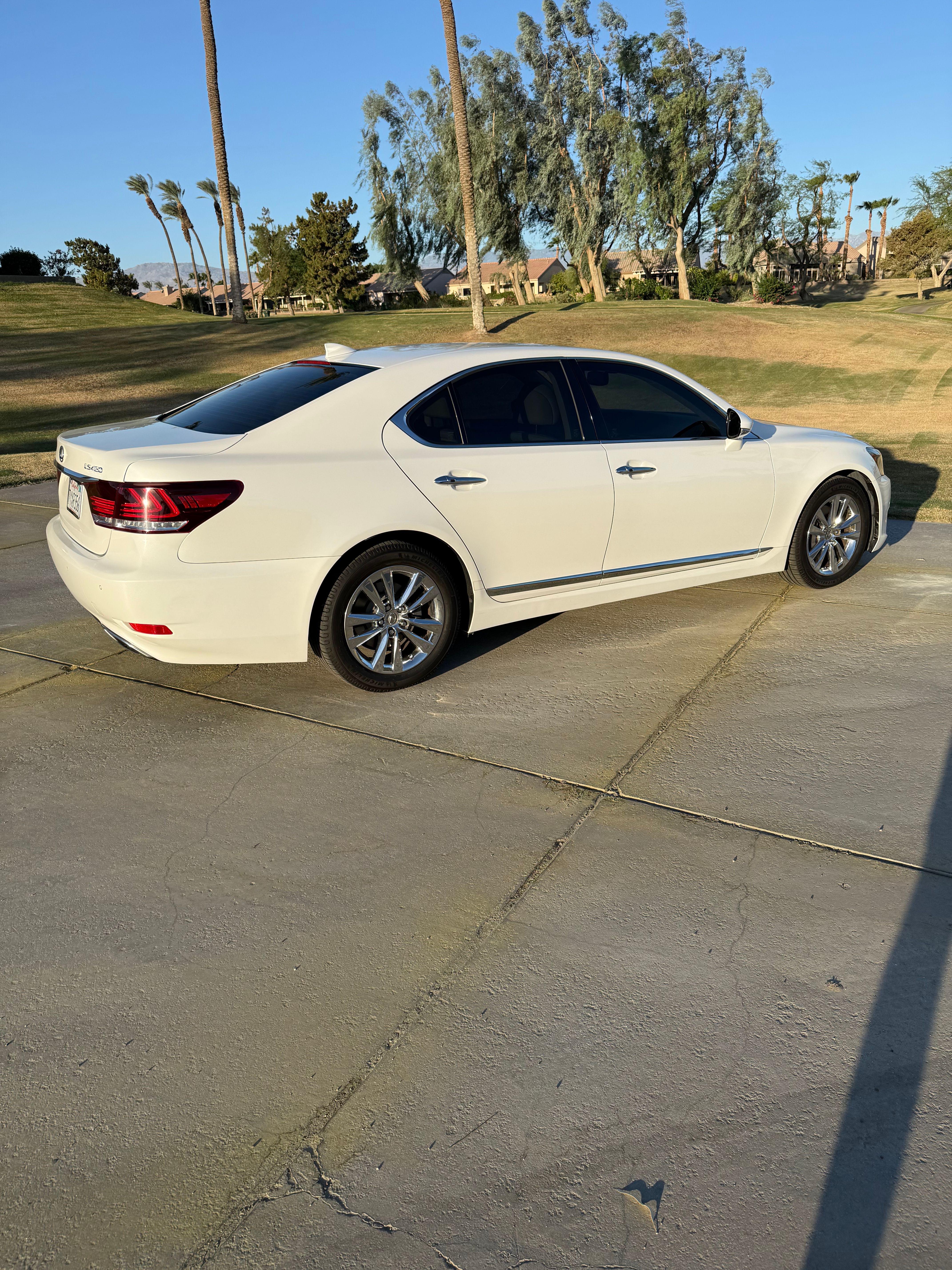 Used 2015 Lexus LS 460 w/ Comfort Package RWD image 5