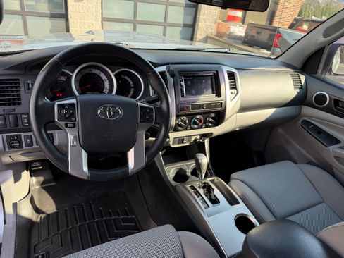 Used 2014 Toyota Tacoma 4x4 Double Cab w/ TRD Sport Package image 8