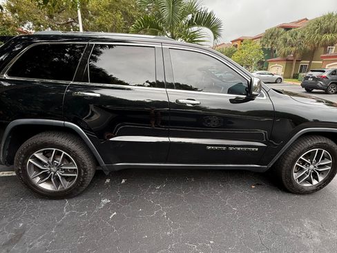 Used 2018 Jeep Grand Cherokee Limited w/ Trailer Tow Group IV image 2
