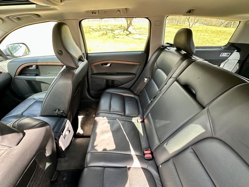 Used 2010 Volvo XC70 3.2 image 21