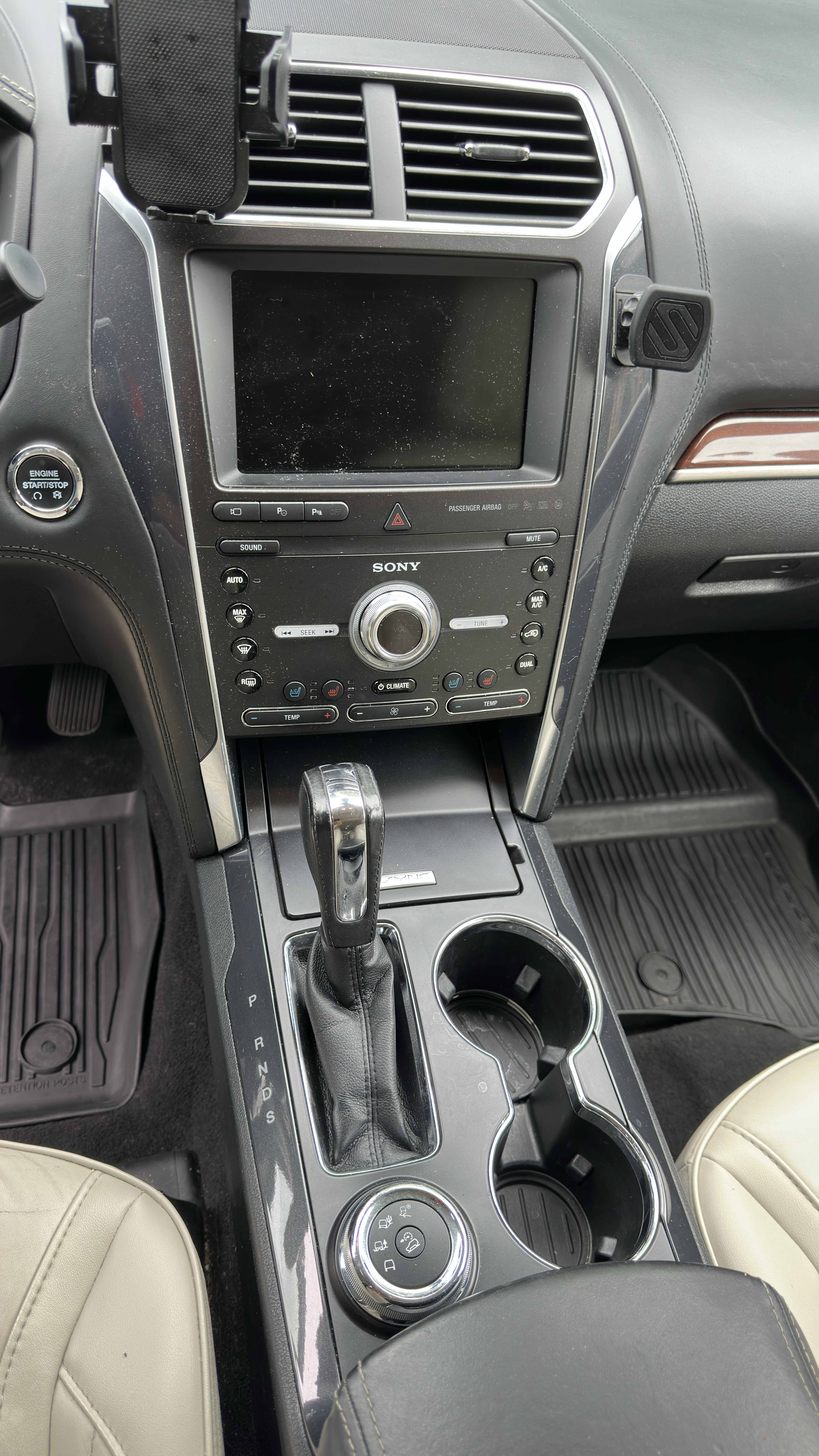 Used 2019 Ford Explorer Platinum AWD/4WD image 10