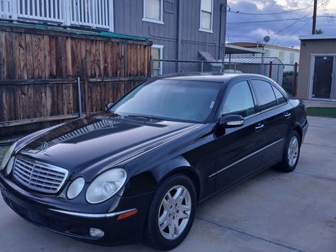 Used 2005 Mercedes-Benz E 320 Sedan image 1