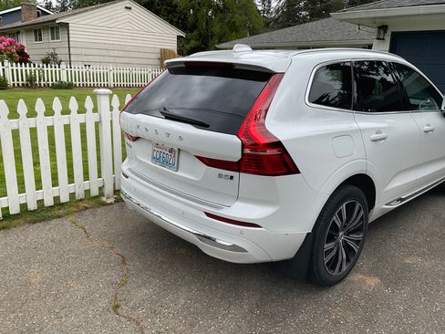 Used 2022 Volvo XC60 B5 Inscription w/ Advanced Package AWD/4WD image 5