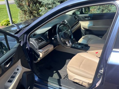 Used 2017 Subaru Legacy 2.5i Limited image 10