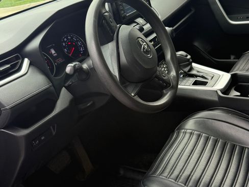 Used 2019 Toyota RAV4 LE w/ All Weather Liner Package AWD/4WD image 11