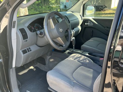 Used 2011 Nissan Frontier S RWD image 6