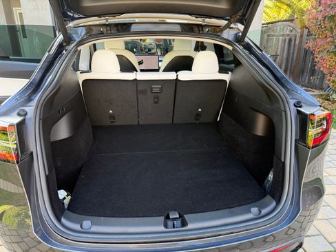 Used 2021 Tesla Model Y Performance image 16