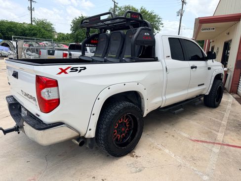 Used 2018 Toyota Tundra SR5 w/ SR5 Upgrade Package AWD/4WD image 4