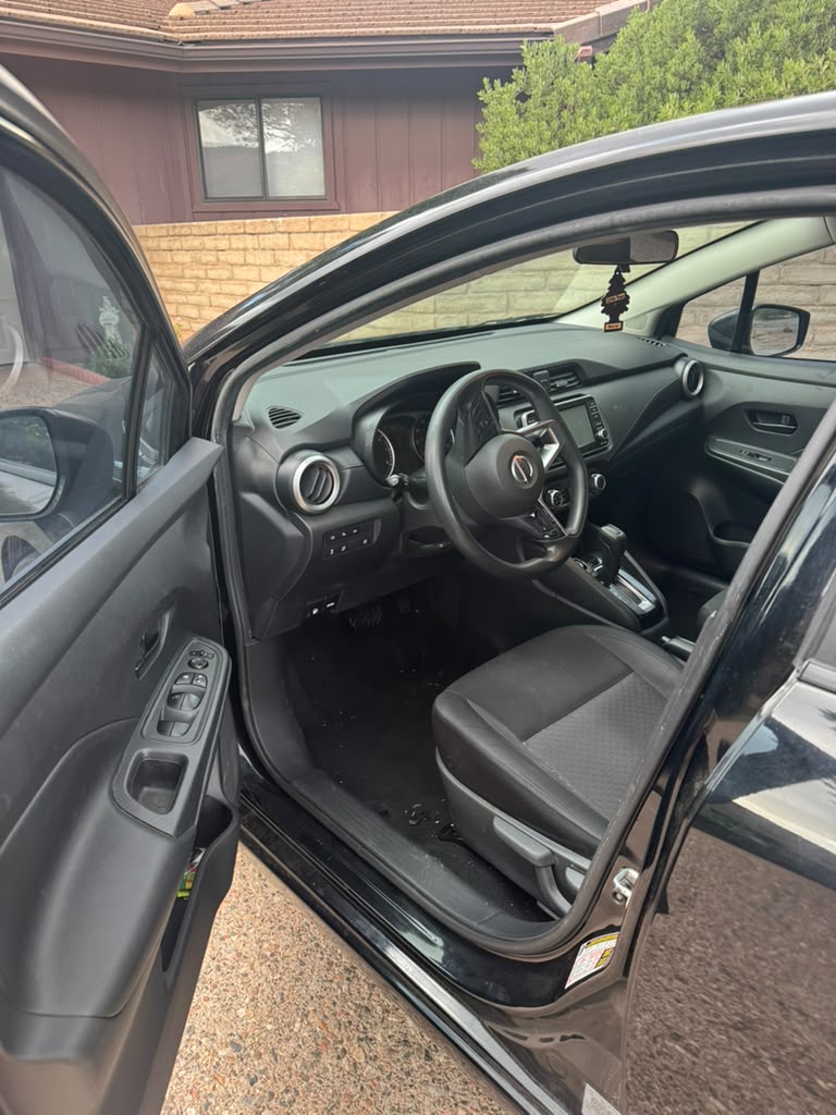 Used 2020 Nissan Versa S FWD image 5