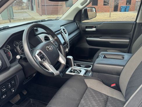Used 2017 Toyota Tundra SR5 image 12