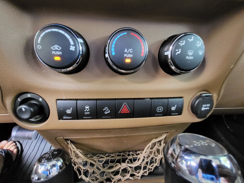 Used 2012 Jeep Wrangler Sahara w/ Connectivity Group AWD/4WD image 24
