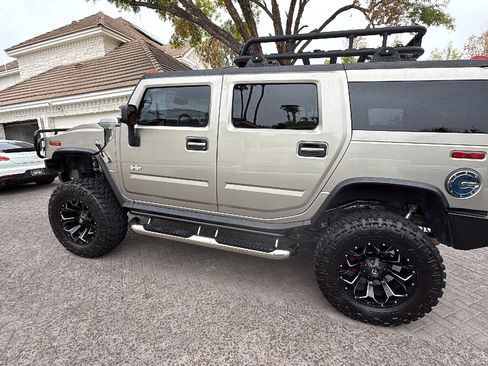 Used 2005 HUMMER H2 w/ Preferred Equipment Group AWD/4WD image 9