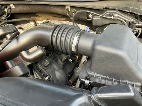 Used 2018 Ford F150 Lariat w/ Equipment Group 502A Luxury AWD/4WD image 27