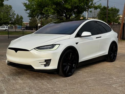 Used 2018 Tesla Model X P100D image 4