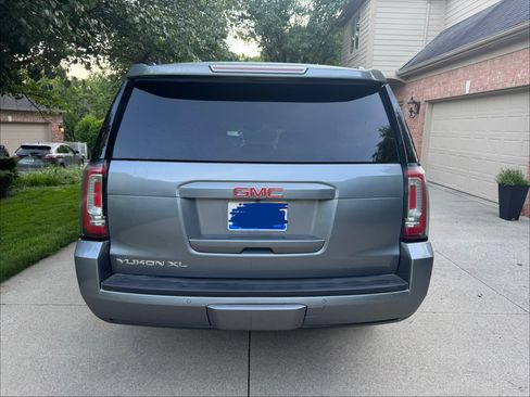 Used 2019 GMC Yukon XL SLT AWD/4WD image 11