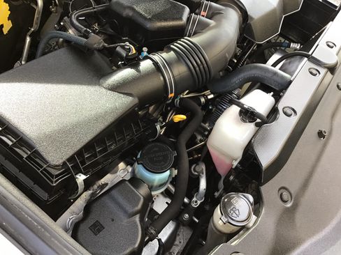 Used 2016 Toyota 4Runner SR5 image 13