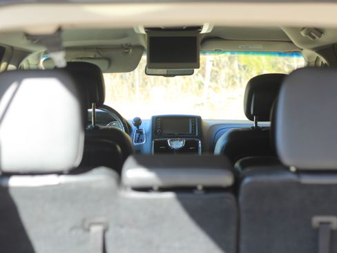 Used 2012 Chrysler Town & Country Touring w/ Entertainment Group #1 image 5