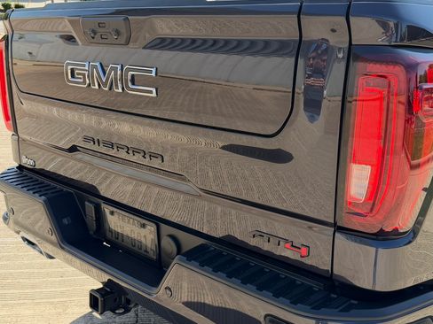 Used 2025 GMC Sierra 1500 AT4 w/ AT4 Premium Package image 6