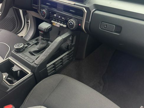 Used 2025 Toyota 4Runner 4WD image 9