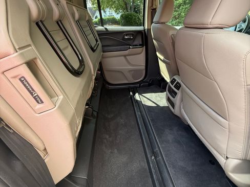Used 2017 Honda Ridgeline RTL-T image 9