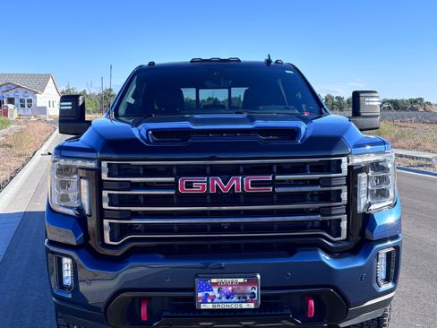 Used 2020 GMC Sierra 2500 AT4 w/ AT4 Premium Package AWD/4WD image 4