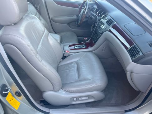 Used 2002 Lexus ES 330 image 10