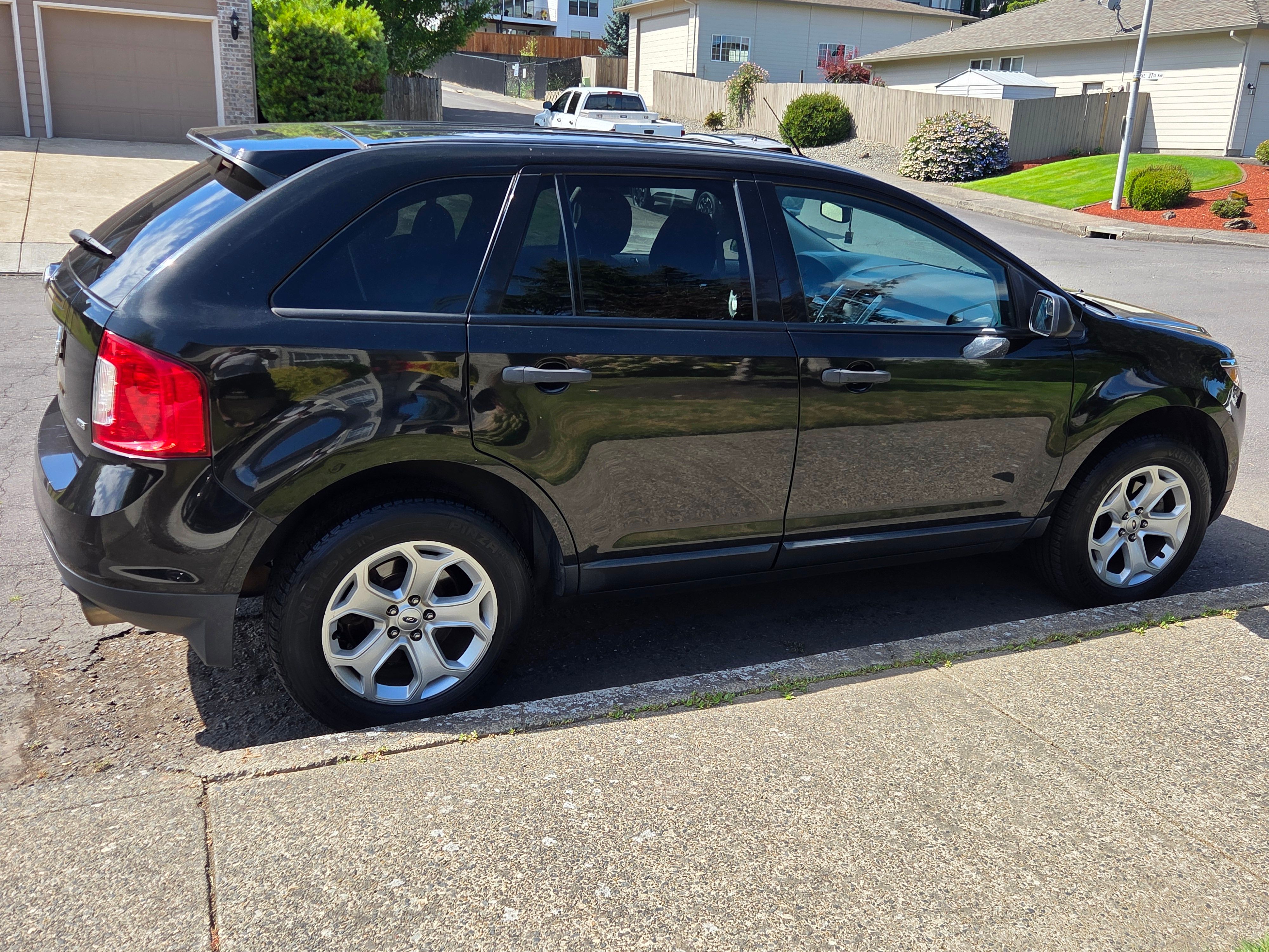 Used 2014 Ford Edge SE AWD/4WD image 2