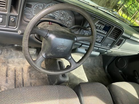 Used 2000 Chevrolet Silverado 1500 4x4 Regular Cab w/ Exterior Appearance Pkg image 6