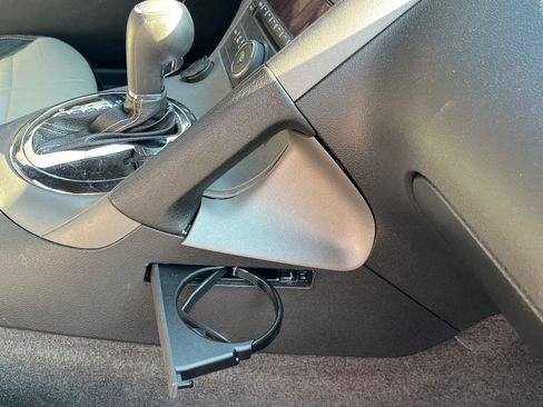 Used 2008 Pontiac Solstice Convertible w/ Premium Package image 12