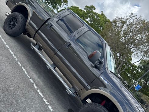 Used 2006 Ford F350 Lariat image 5