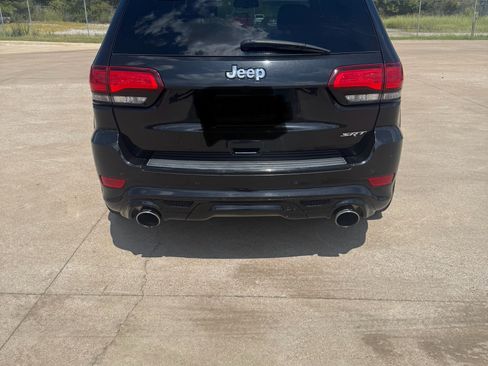 Used 2015 Jeep Grand Cherokee SRT image 6