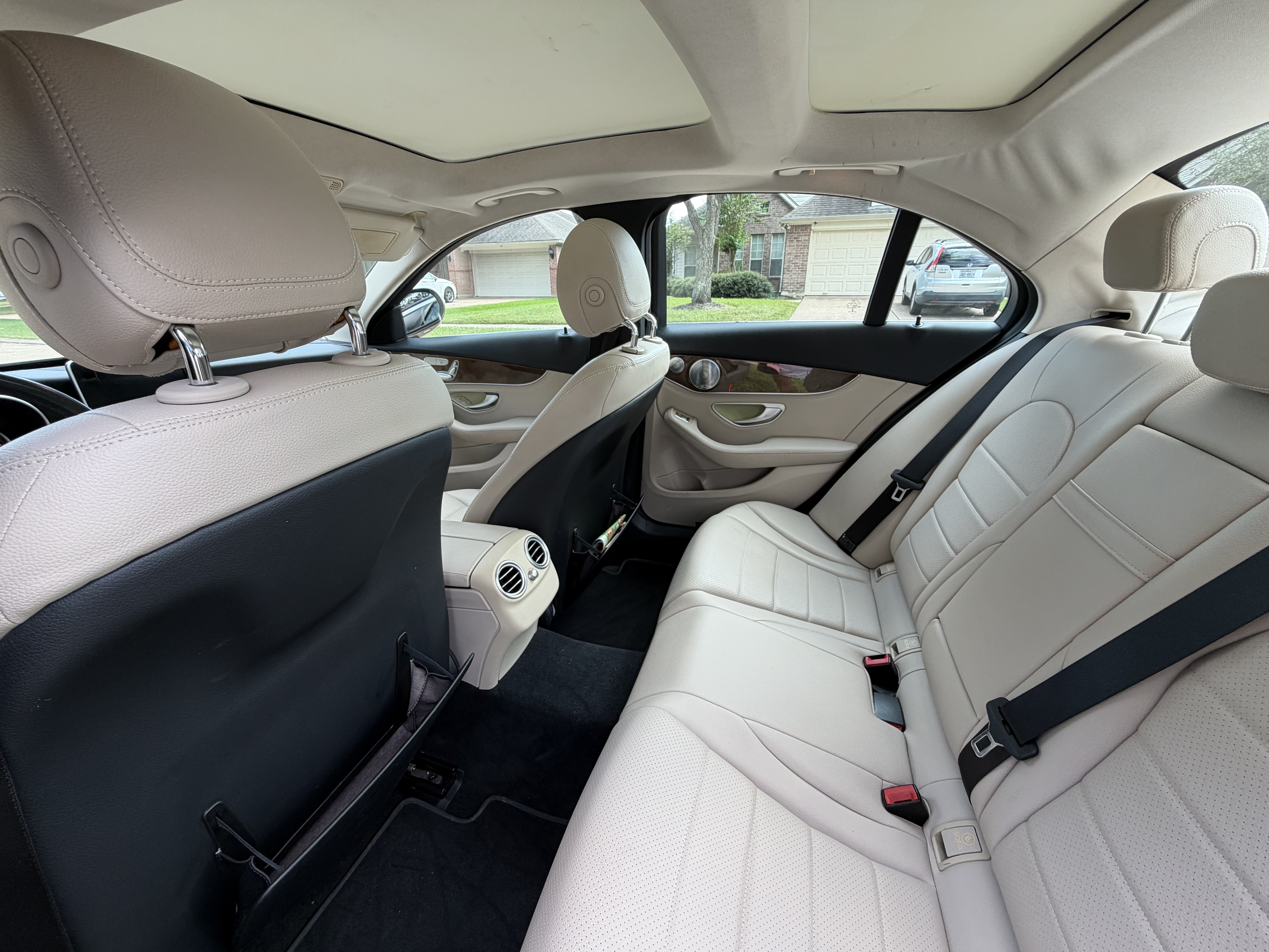 Used 2015 Mercedes-Benz C 300 4MATIC Sedan image 17