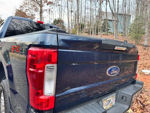 Used 2019 Ford F250 XLT w/ XLT Premium Package image 9