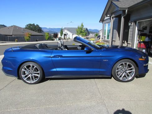 Used 2022 Ford Mustang GT Premium RWD image 5