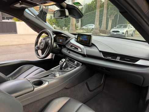 Used 2017 BMW i8 image 13