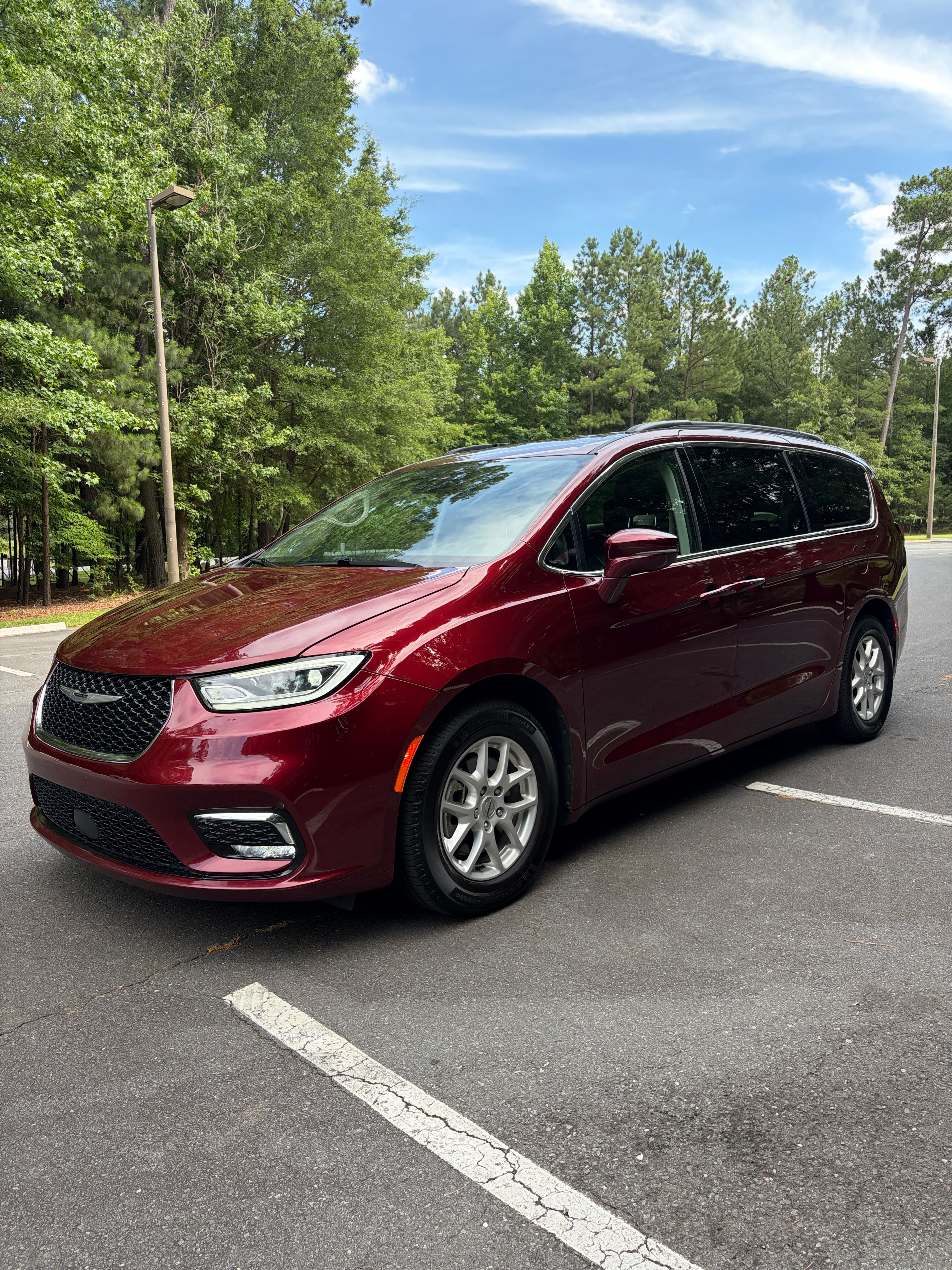 Used 2022 Chrysler Pacifica Touring-L FWD image 6