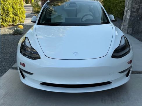 Used 2021 Tesla Model 3 Standard Range Plus image 4