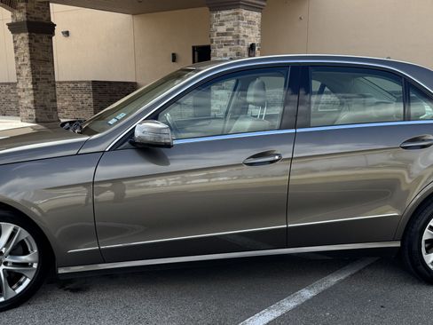 Used 2011 Mercedes-Benz E 350 4MATIC Sedan image 13