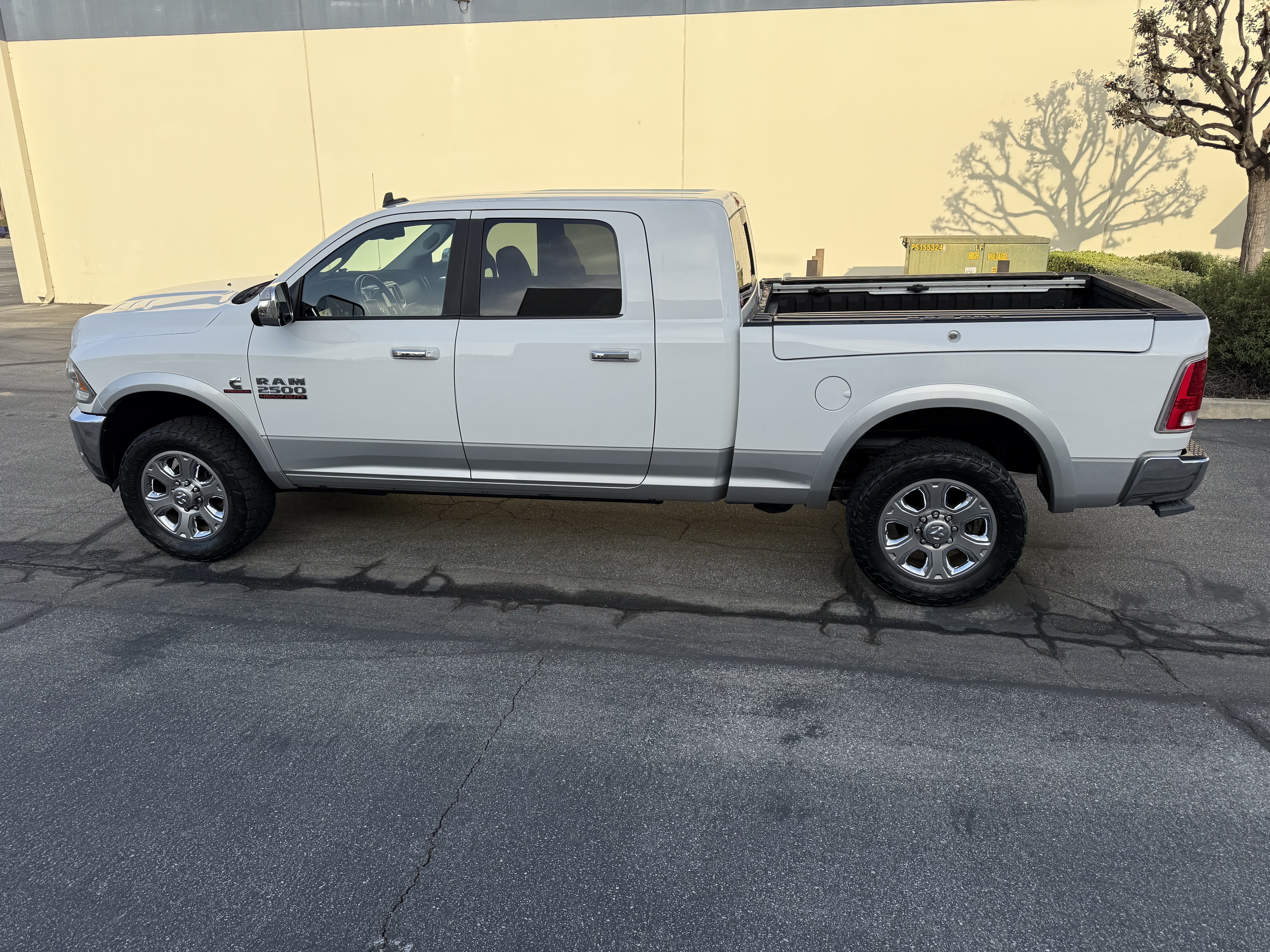 Used 2016 RAM 2500 Laramie w/ Convenience Group AWD/4WD image 8