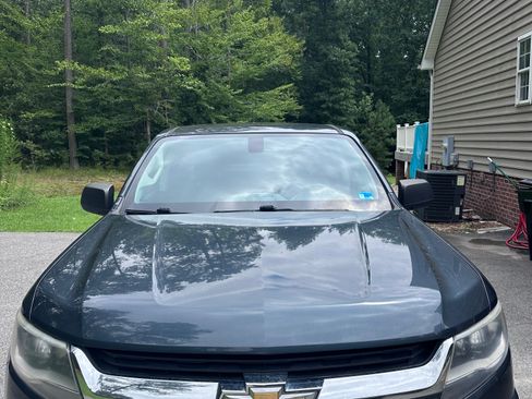 Used 2017 Chevrolet Colorado W/T w/ WT Convenience Package AWD/4WD image 6