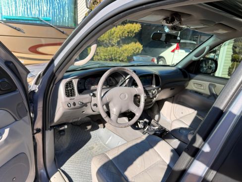 Used 2001 Toyota Sequoia Limited image 27