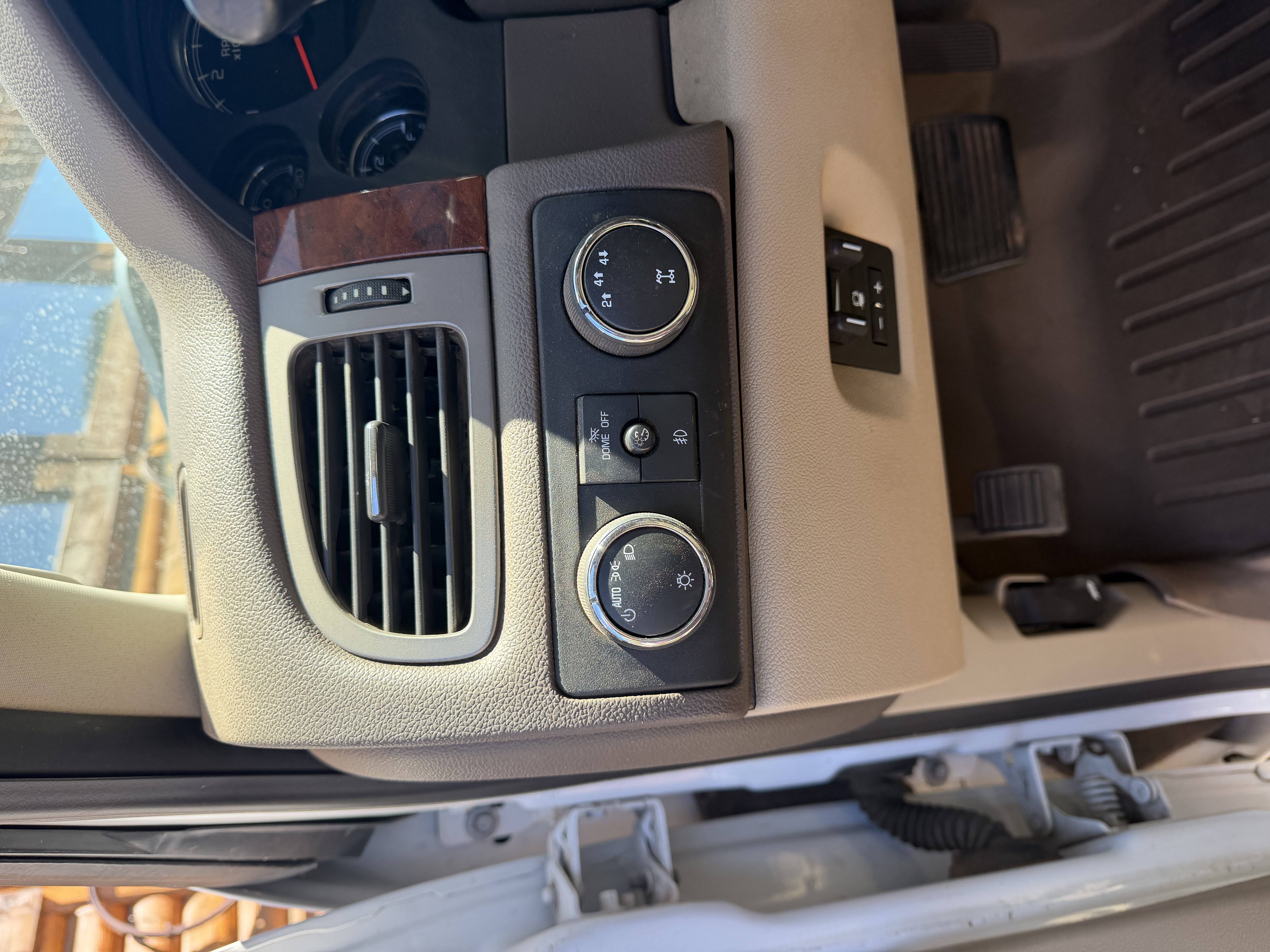Used 2014 Chevrolet Silverado 3500 LTZ w/ LTZ Plus Package AWD/4WD image 9