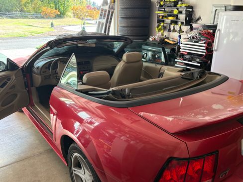 Used 2000 Ford Mustang GT image 2