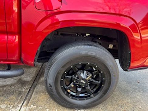 Used 2022 Toyota Tacoma SR image 17