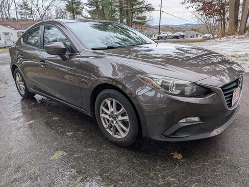 Used 2014 MAZDA MAZDA3 i Grand Touring image 2