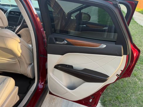 Used 2017 Lincoln MKC Select w/ Select Plus Package image 16